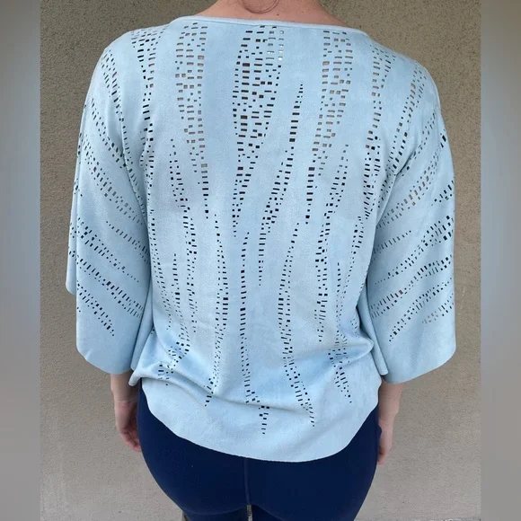 Light Blue Laser cut top - Picture 3 of 3